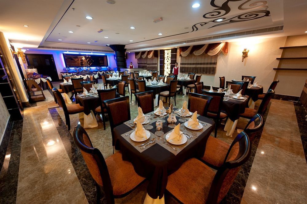 Royal Grand Suite Hotel Szardża Zewnętrze zdjęcie